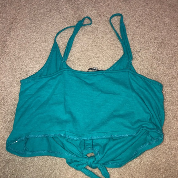 Crop top - Picture 4 of 4